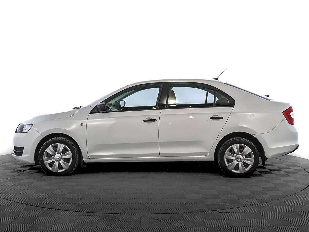 Skoda Rapid с пробегом — 2017 год. Фото: #6
