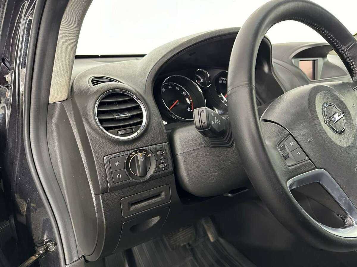 Opel Antara с пробегом — 2013 год. Фото: #8
