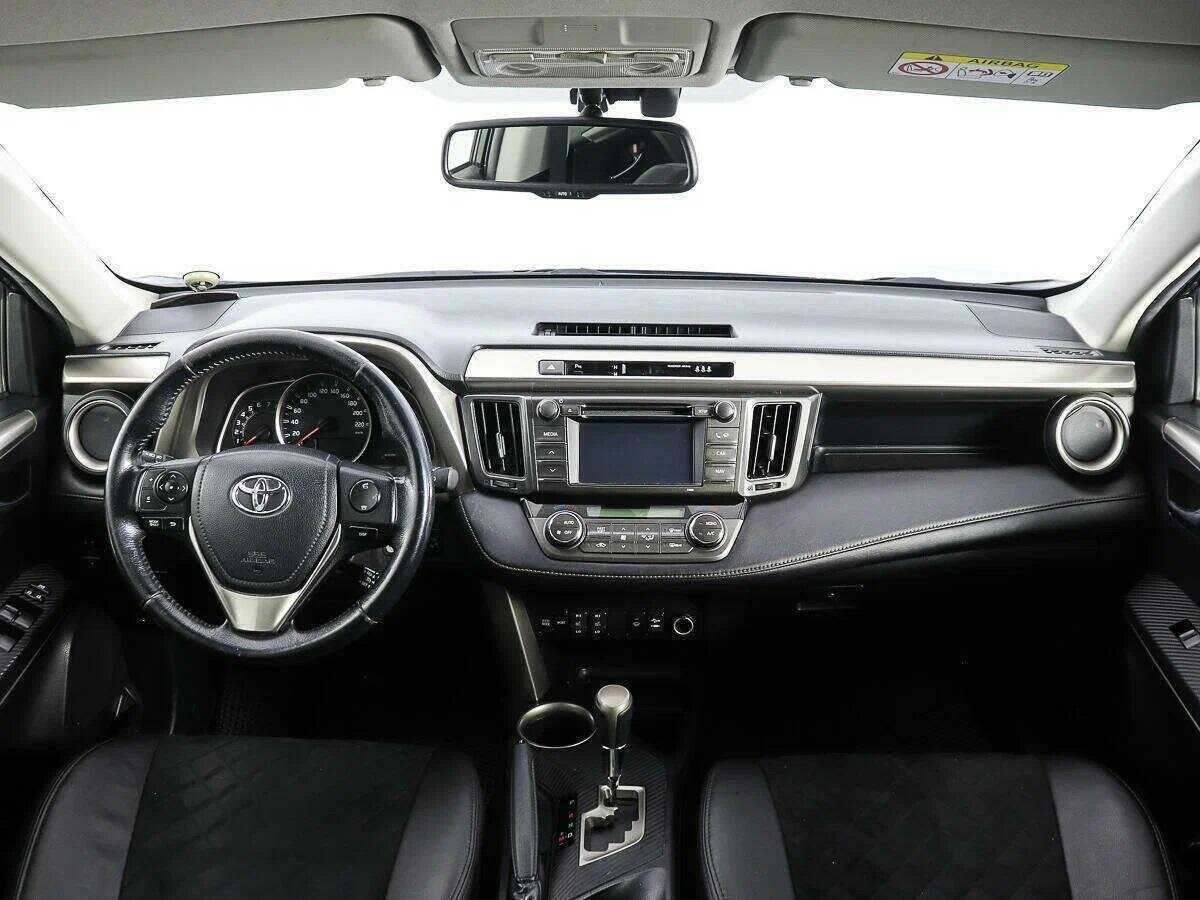 Toyota RAV4 с пробегом — 2012 год. Фото: #11