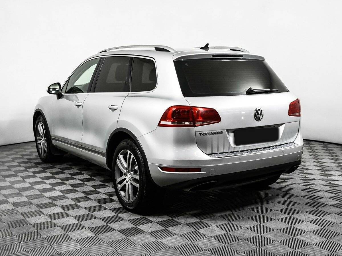 Volkswagen Touareg с пробегом — 2011 год. Фото: #6