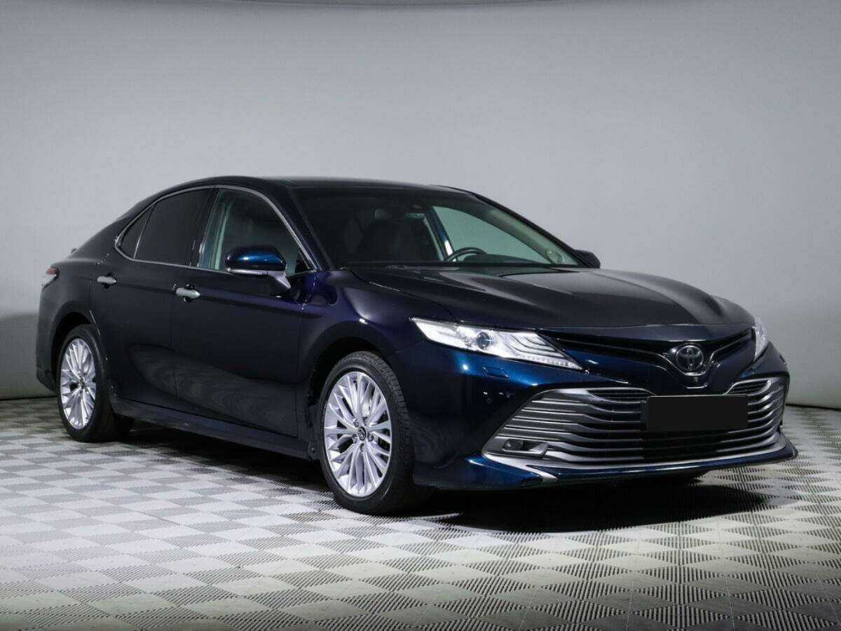 Toyota Camry с пробегом — 2018 год. Фото: #2