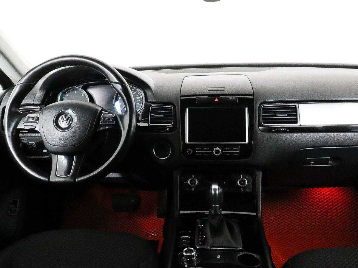Volkswagen Touareg с пробегом — 2010 год. Фото: #8