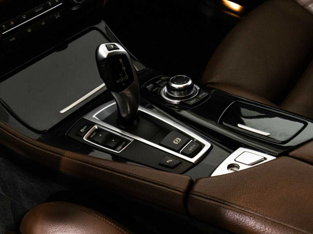 BMW 5 серии с пробегом — 2015 год. Фото: #14