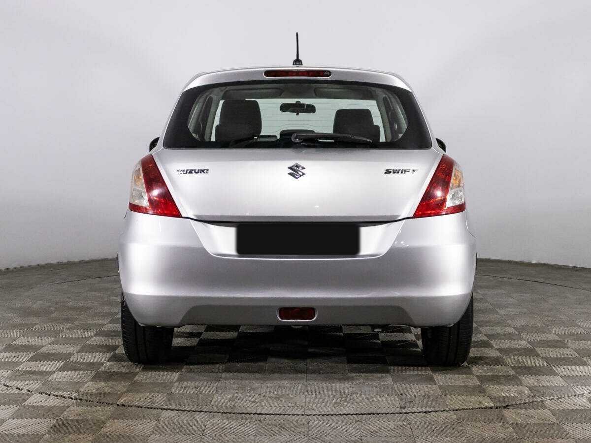 Suzuki Swift с пробегом — 2011 год. Фото: #5