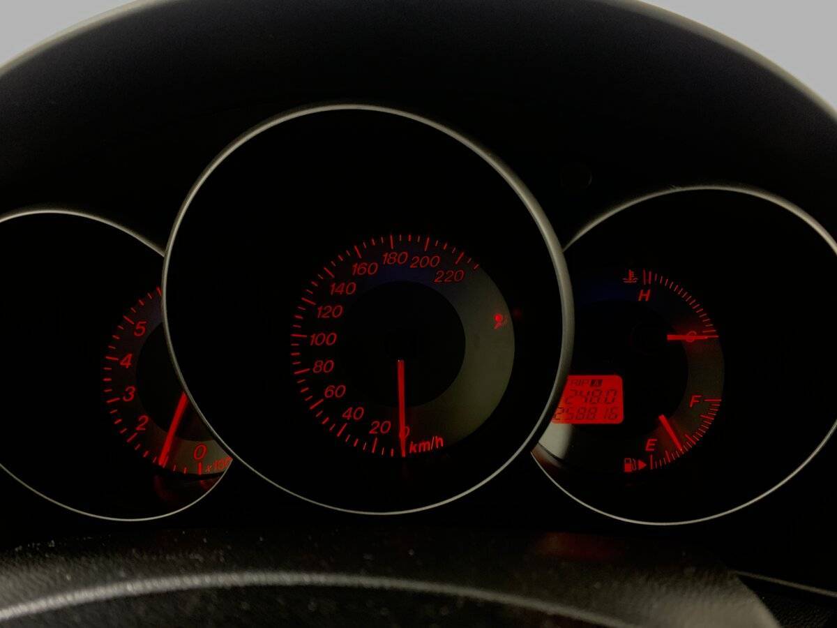 Mazda 3 с пробегом — 2008 год. Фото: #13