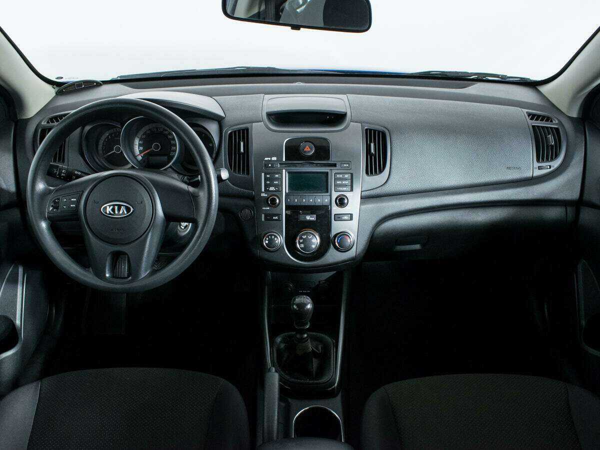 Kia Cerato с пробегом — 2011 год. Фото: #9