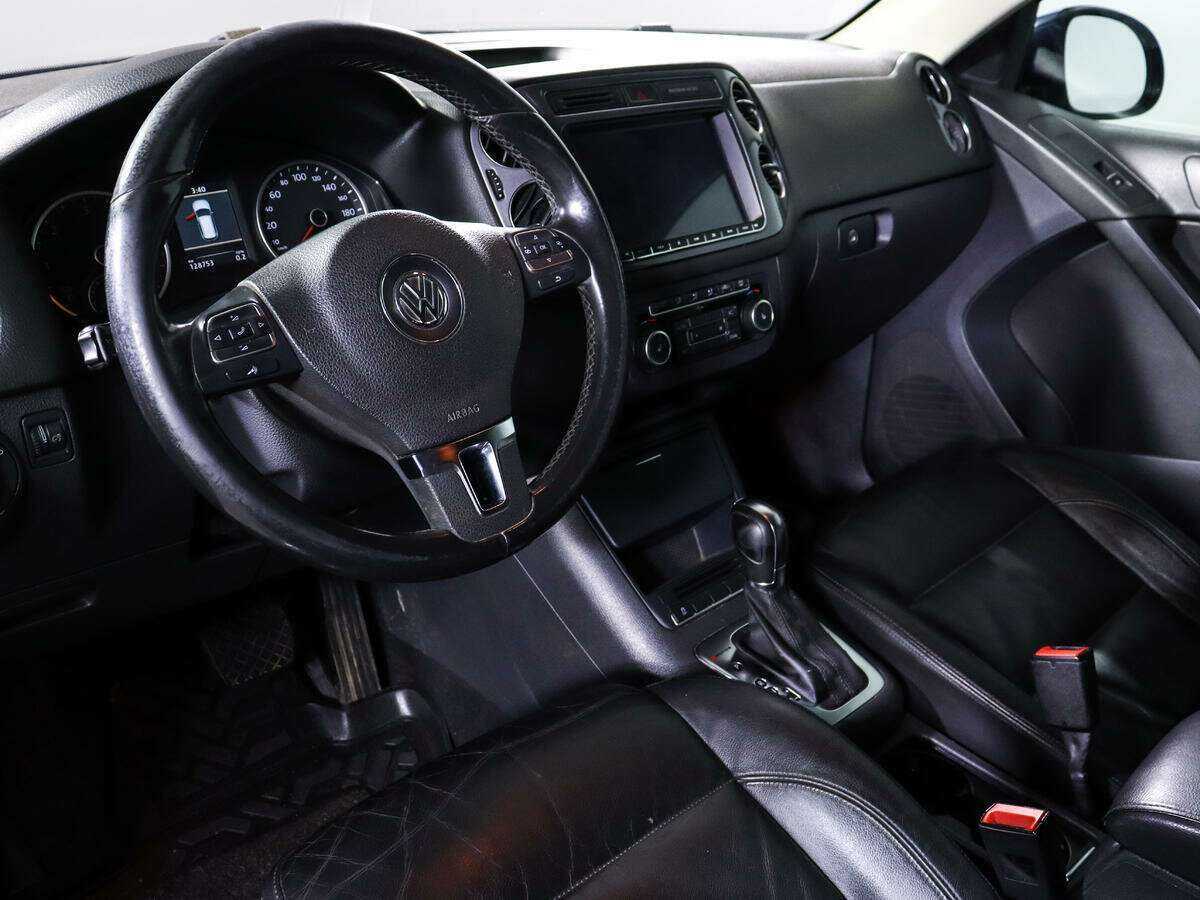 Volkswagen Tiguan с пробегом — 2011 год. Фото: #10