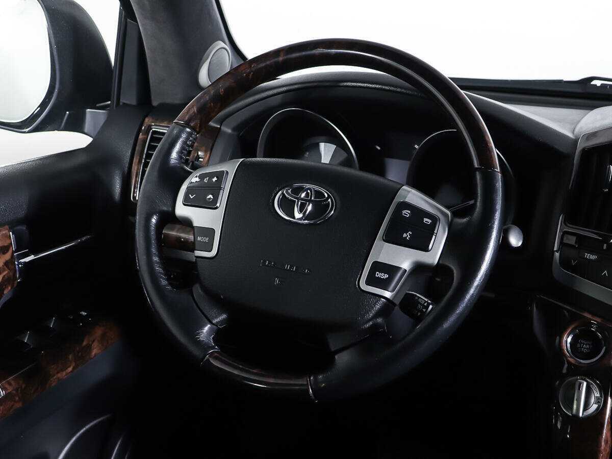Toyota Land Cruiser с пробегом — 2014 год. Фото: #15