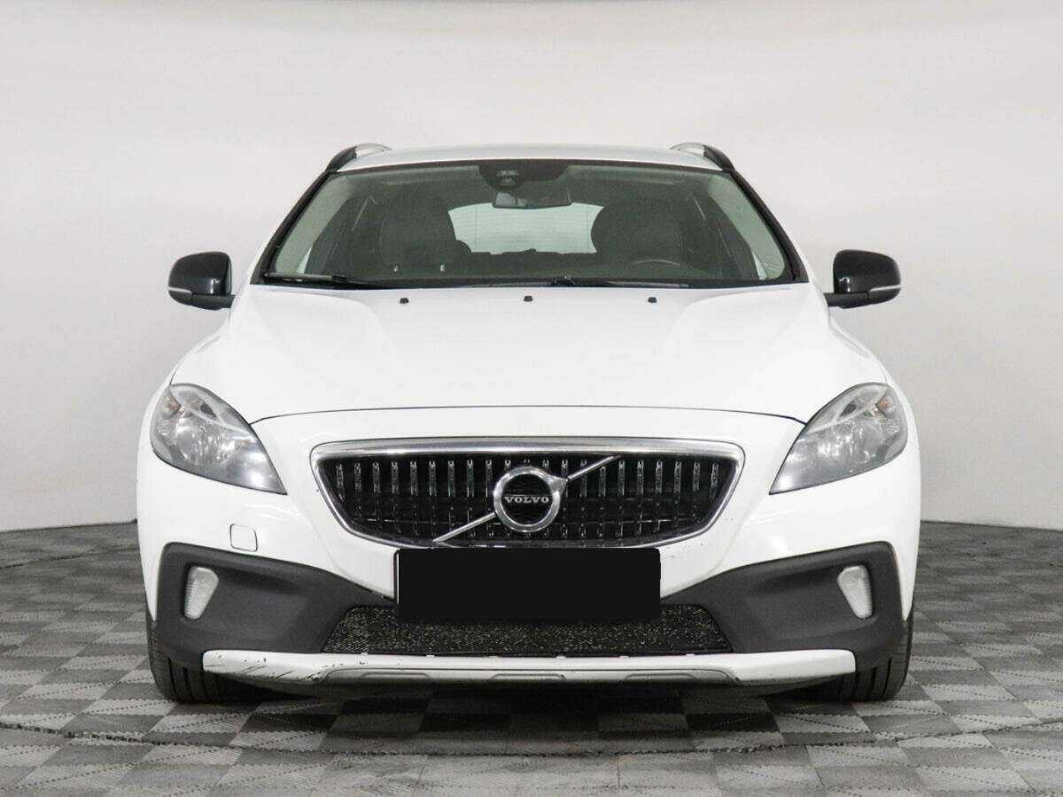 Volvo V40 Cross Country с пробегом — 2017 год. Фото: #1