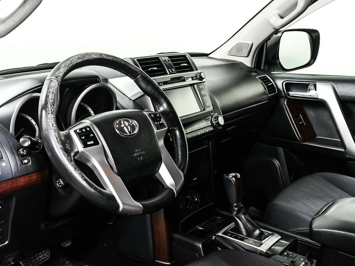 Toyota Land Cruiser Prado с пробегом — 2016 год. Фото: #11