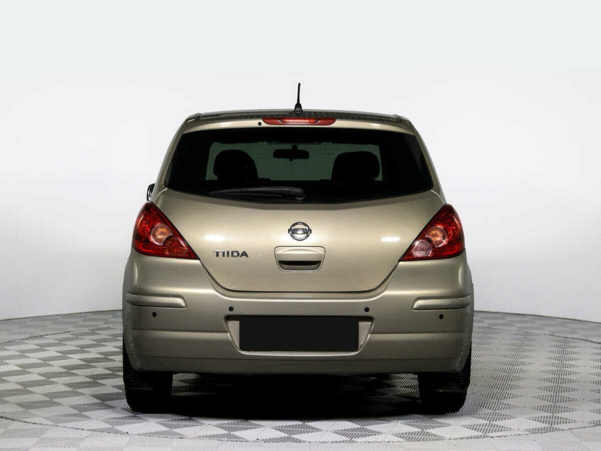 Nissan Tiida с пробегом — 2011 год. Фото: #4