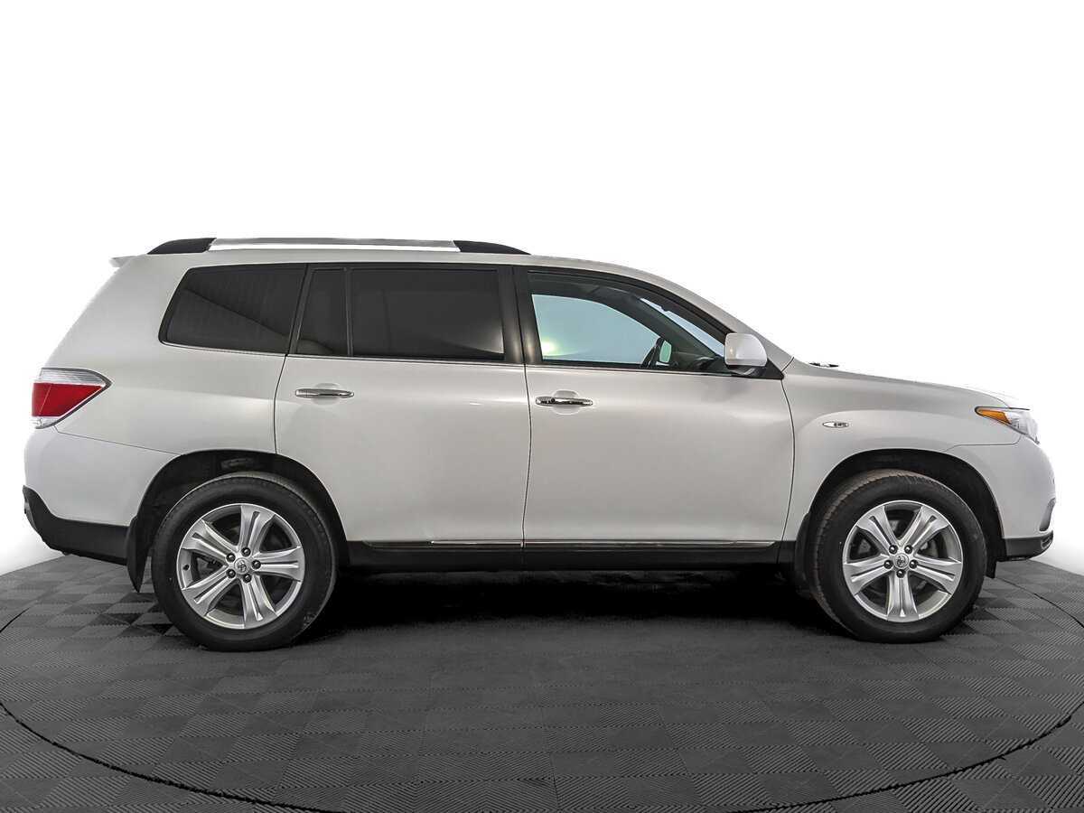Toyota Highlander с пробегом — 2011 год. Фото: #3