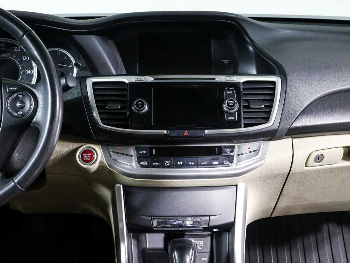 Honda Accord с пробегом — 2012 год. Фото: #11