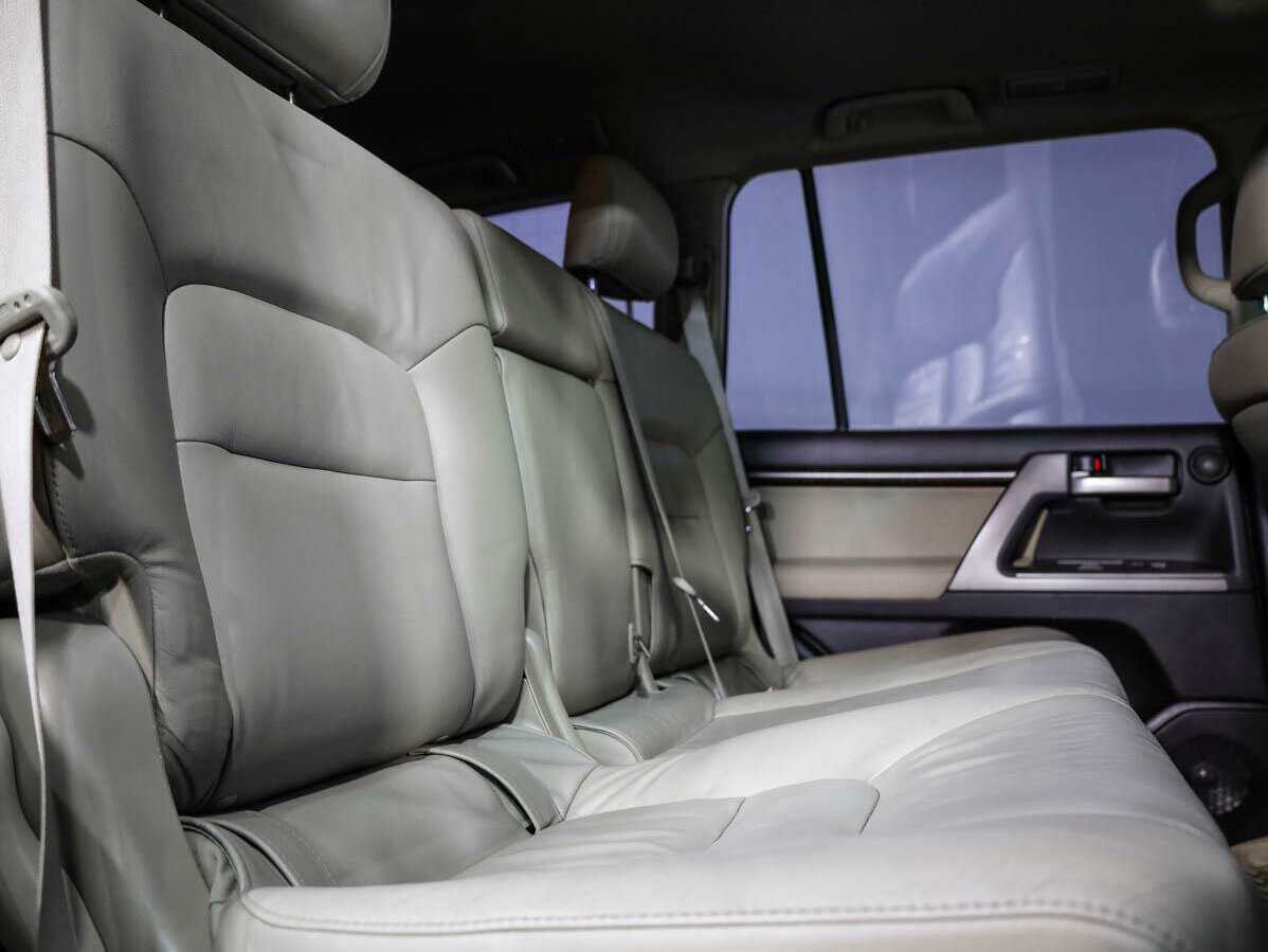 Toyota Land Cruiser с пробегом — 2010 год. Фото: #11