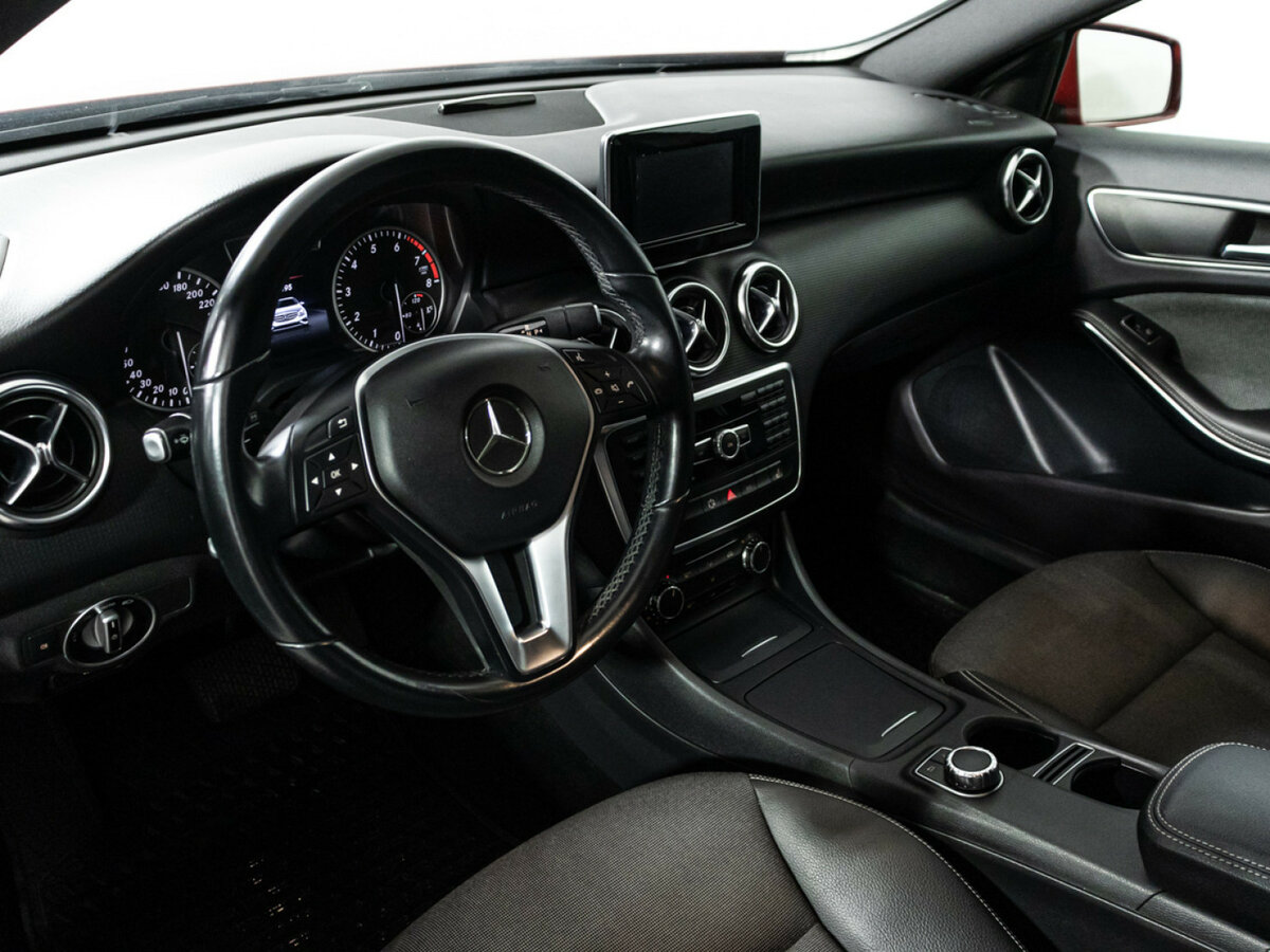 Mercedes-Benz A-Класс с пробегом — 2014 год. Фото: #10