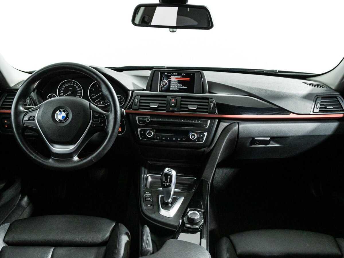 BMW 3 серии с пробегом — 2015 год. Фото: #12