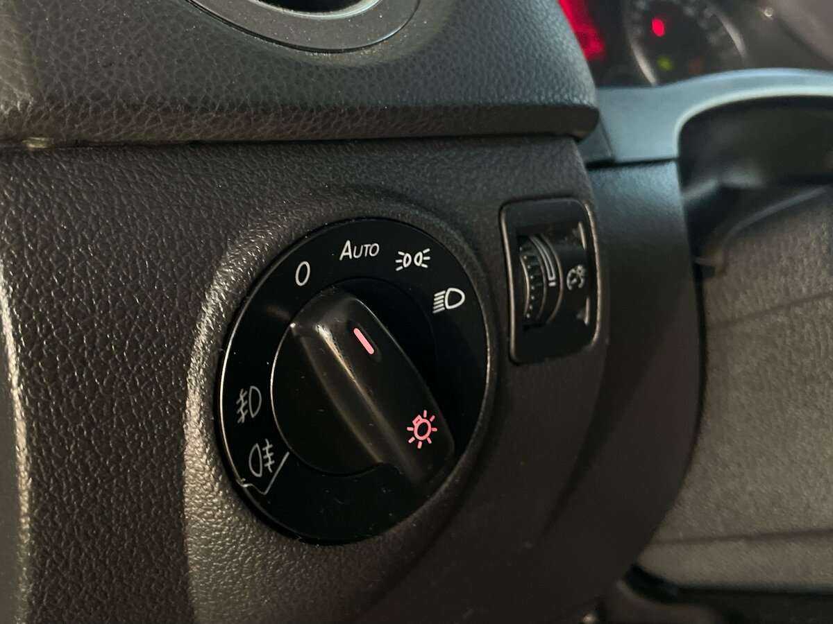 Volkswagen Tiguan с пробегом — 2008 год. Фото: #11