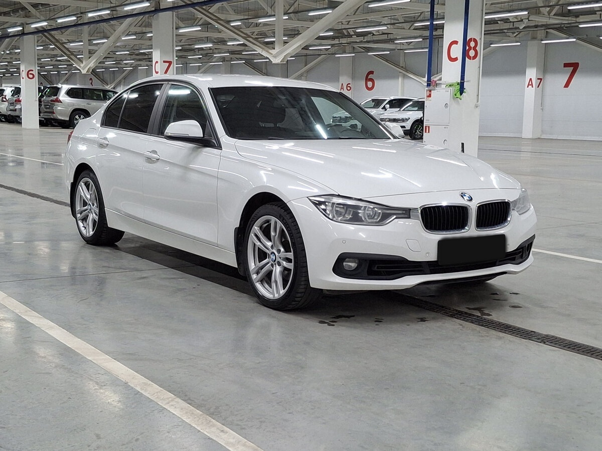 BMW 3 серии с пробегом — 2015 год. Фото: #2