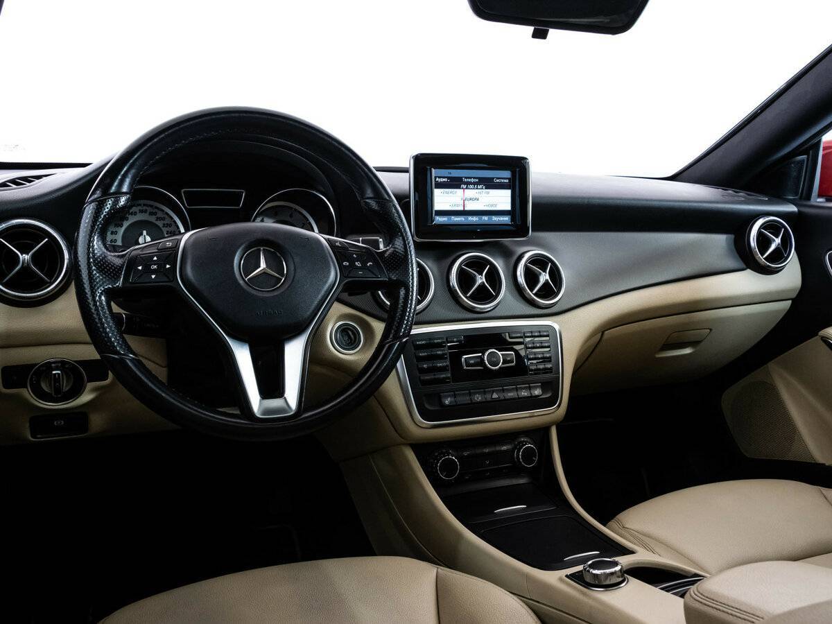Mercedes-Benz CLA с пробегом — 2013 год. Фото: #8