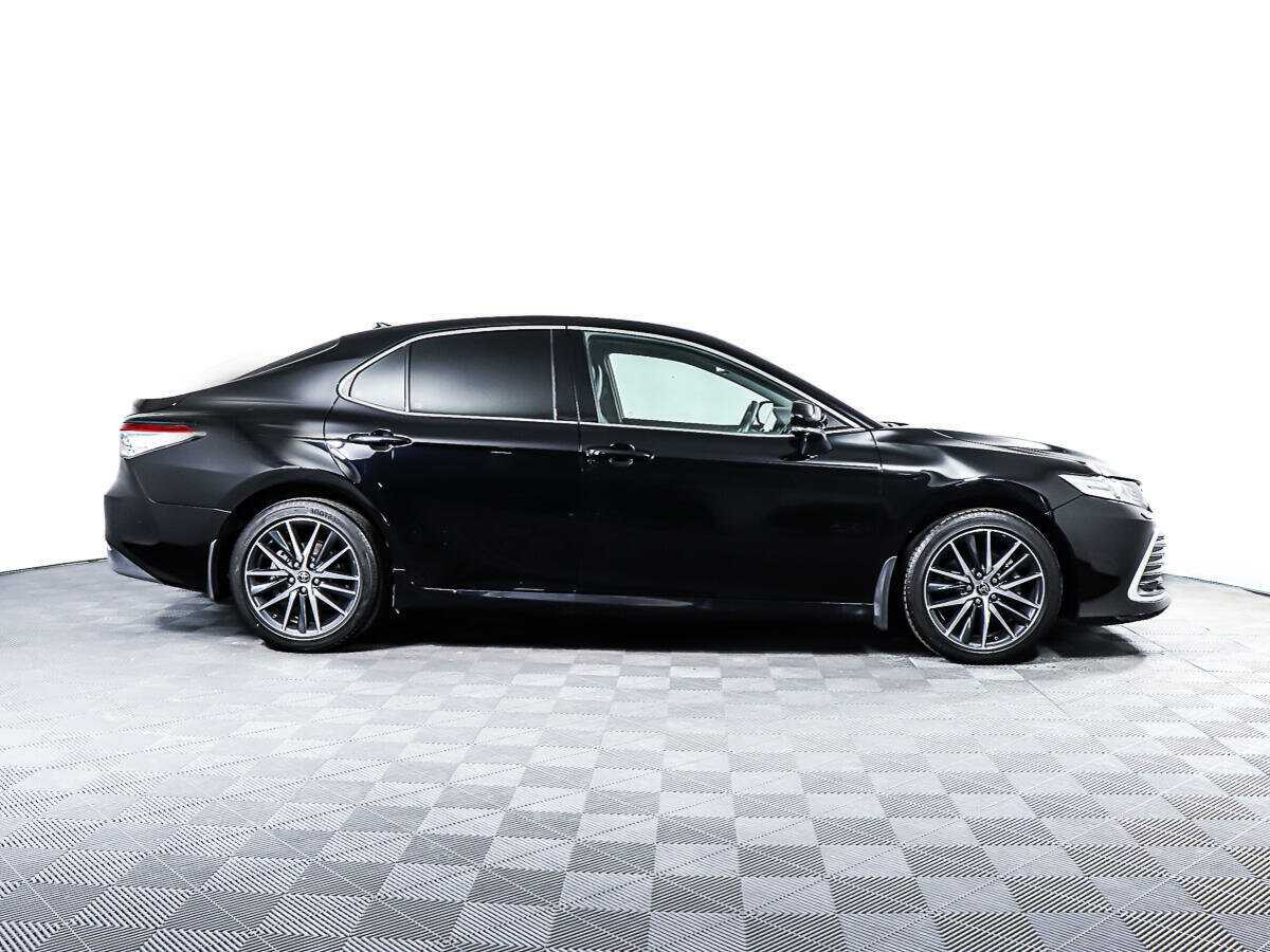 Toyota Camry с пробегом — 2021 год. Фото: #3