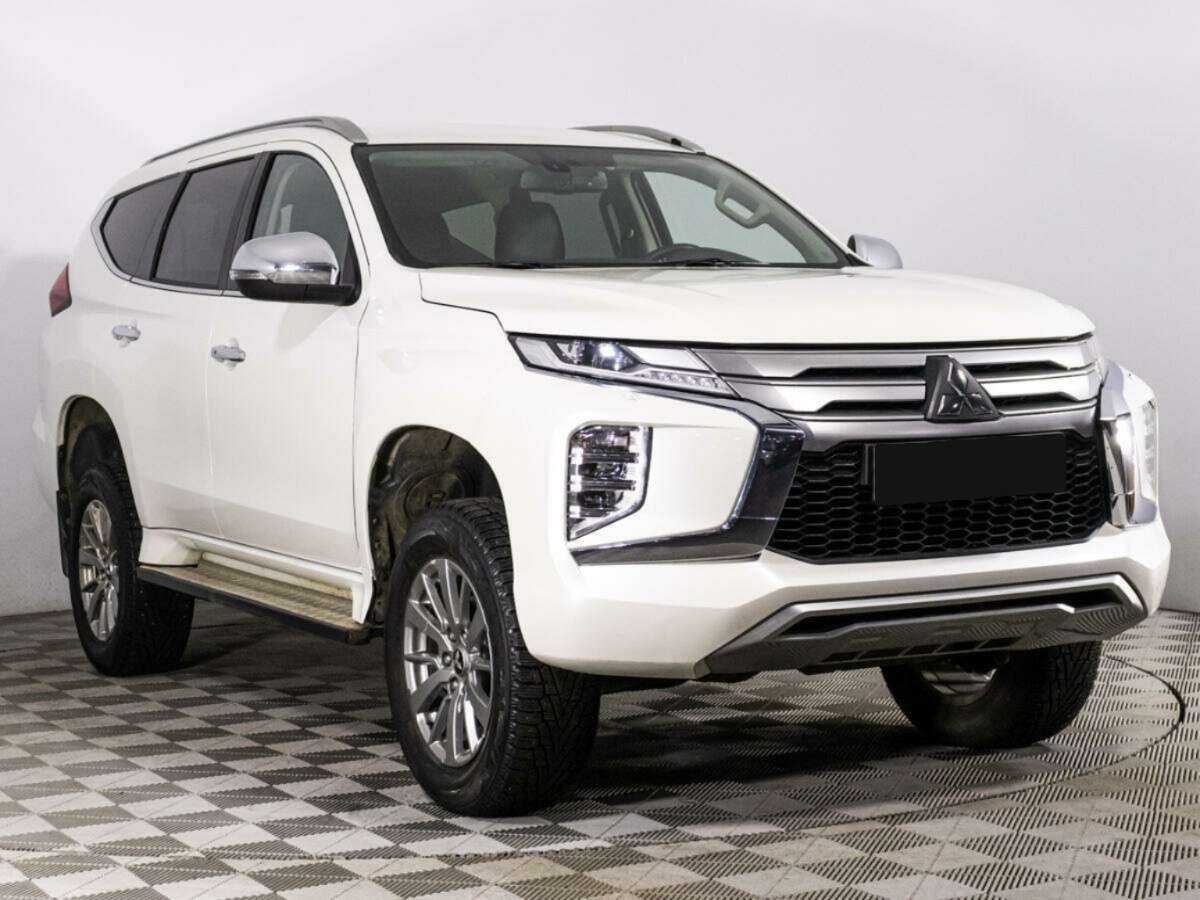Mitsubishi Pajero Sport с пробегом — 2022 год. Фото: #2