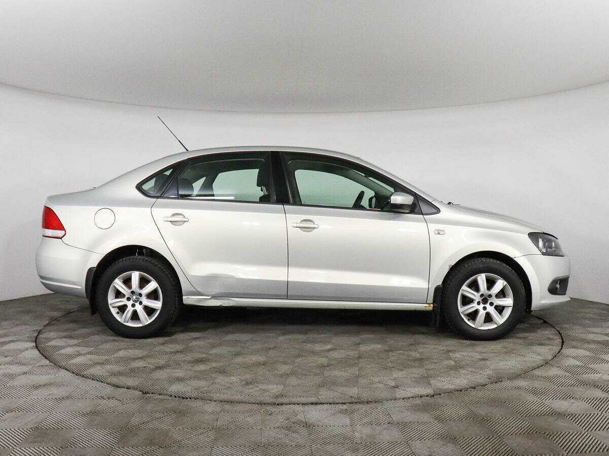 Volkswagen Polo с пробегом — 2011 год. Фото: #3