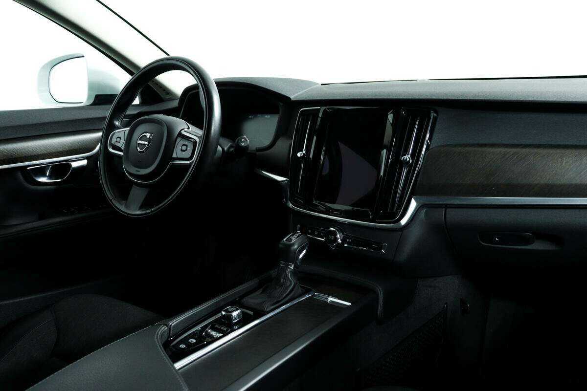 Volvo V90 Cross Country с пробегом — 2020 год. Фото: #8
