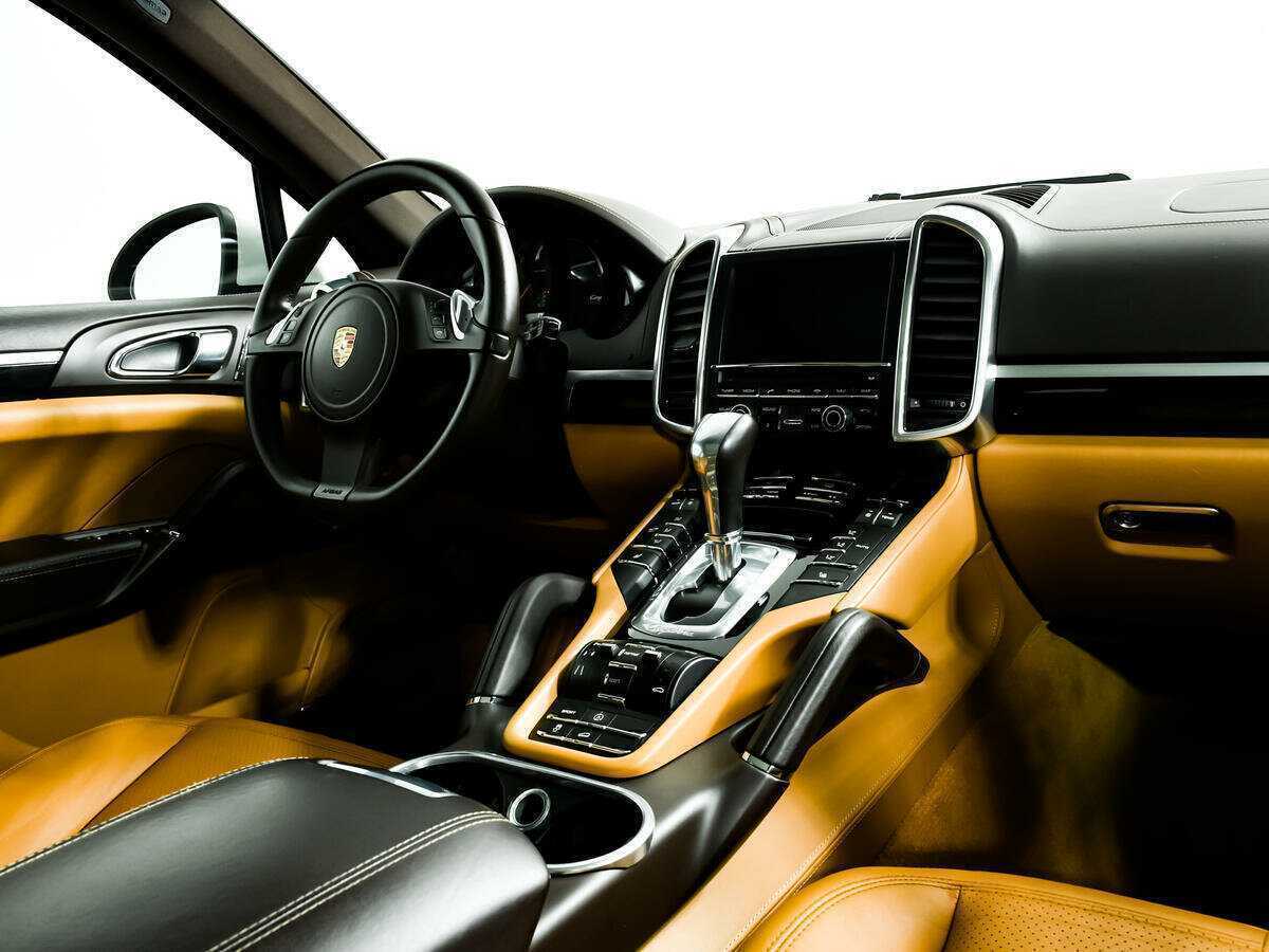 Porsche Cayenne с пробегом — 2012 год. Фото: #8