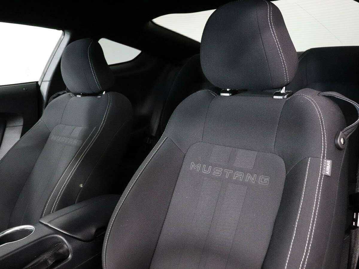 Ford Mustang с пробегом — 2021 год. Фото: #10