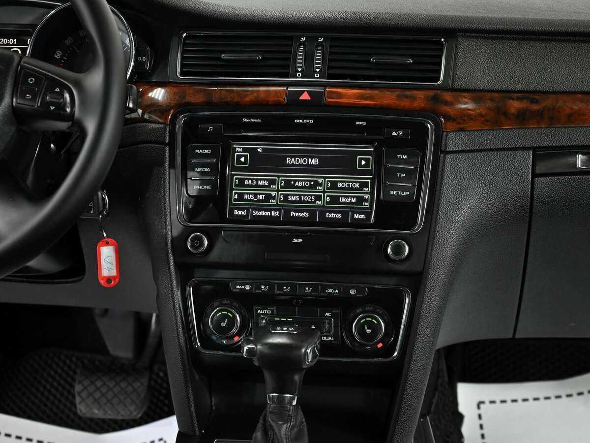Skoda Superb с пробегом — 2010 год. Фото: #11