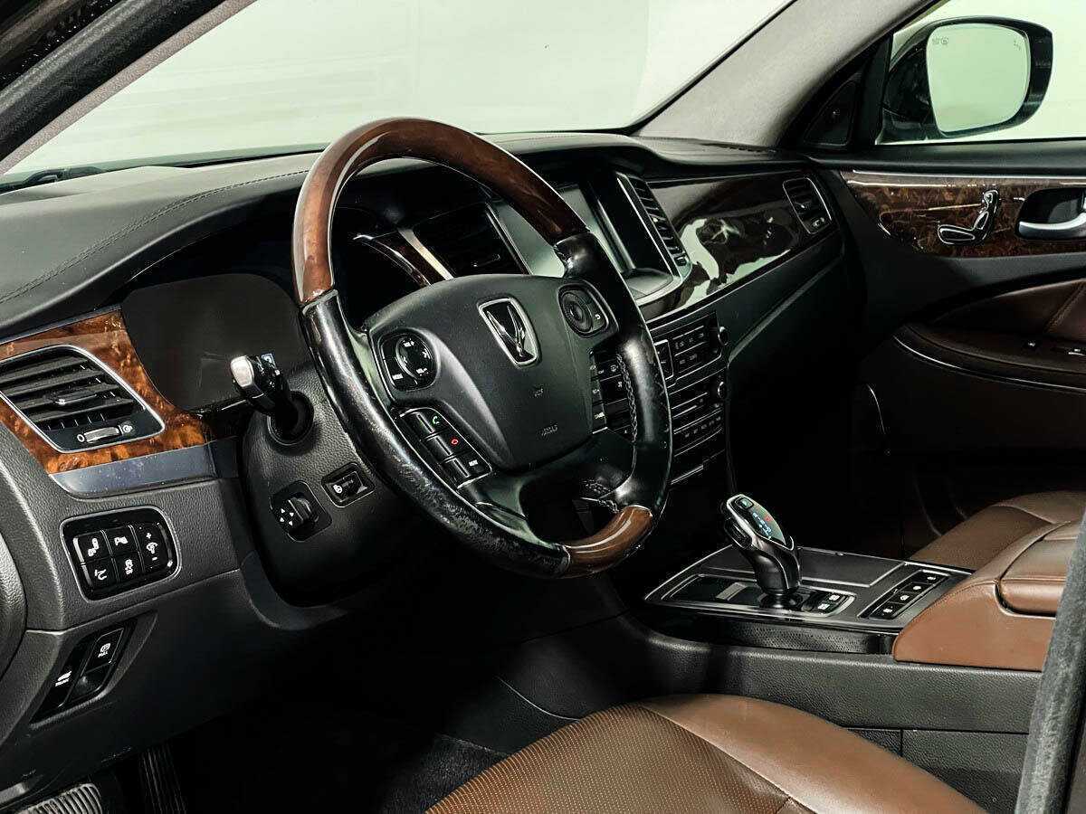 Hyundai Equus с пробегом — 2014 год. Фото: #11