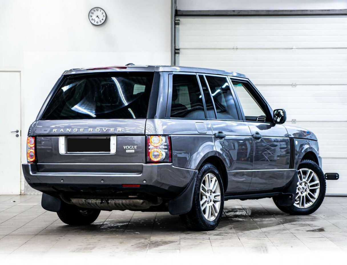 Land Rover Range Rover с пробегом — 2010 год. Фото: #3