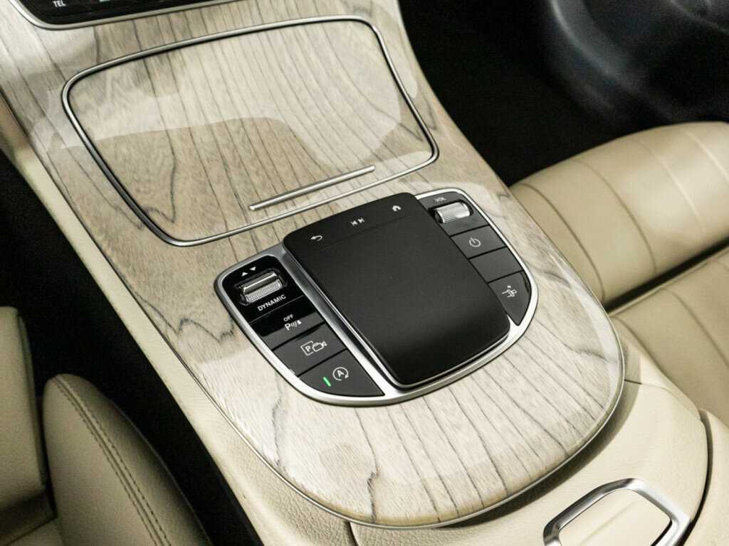 Mercedes-Benz E-Класс с пробегом — 2021 год. Фото: #18