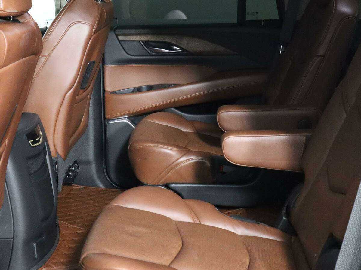 Cadillac Escalade с пробегом — 2019 год. Фото: #7