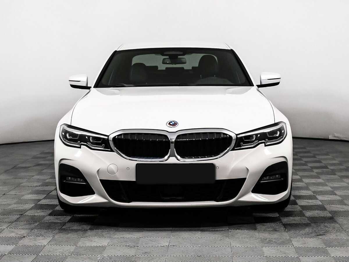 BMW 3 серии с пробегом — 2019 год. Фото: #1