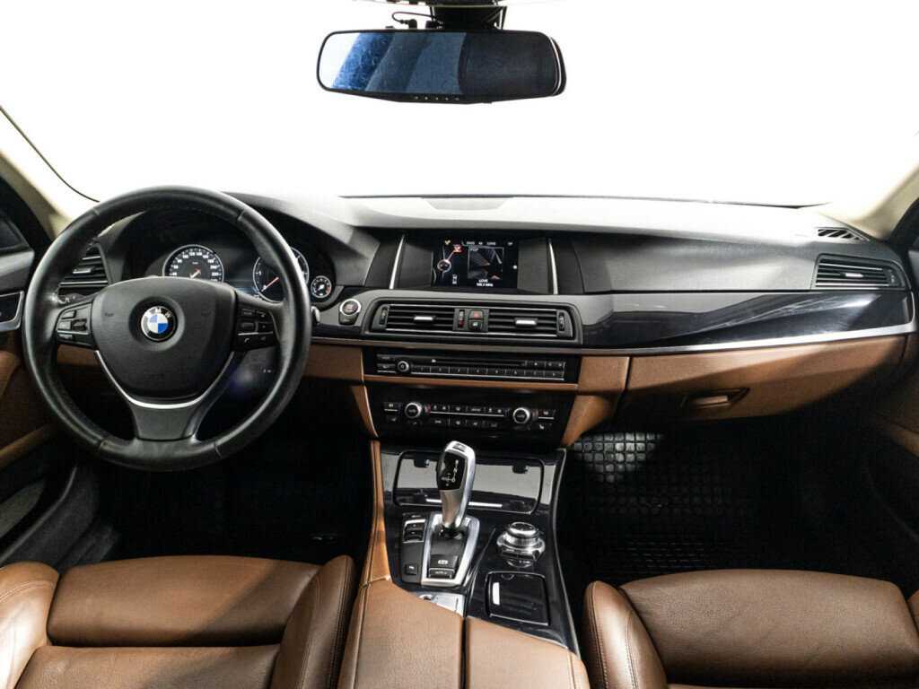 BMW 5 серии с пробегом — 2015 год. Фото: #12