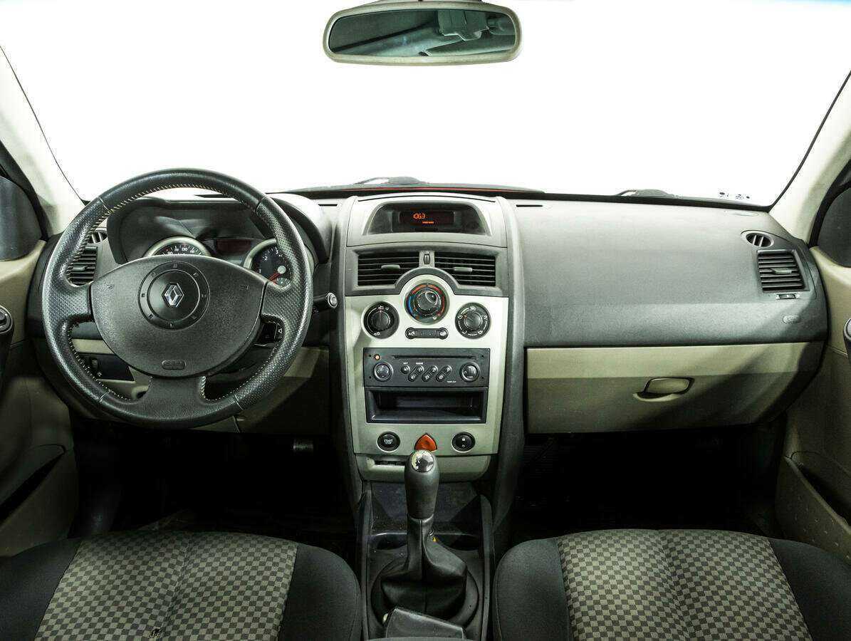 Renault Megane с пробегом — 2003 год. Фото: #12