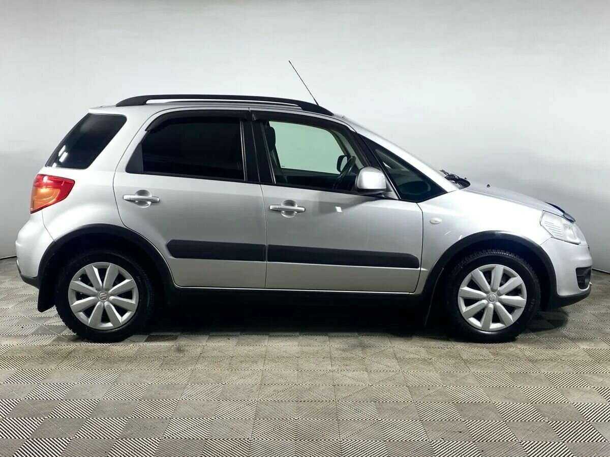 Suzuki SX4 с пробегом — 2010 год. Фото: #3