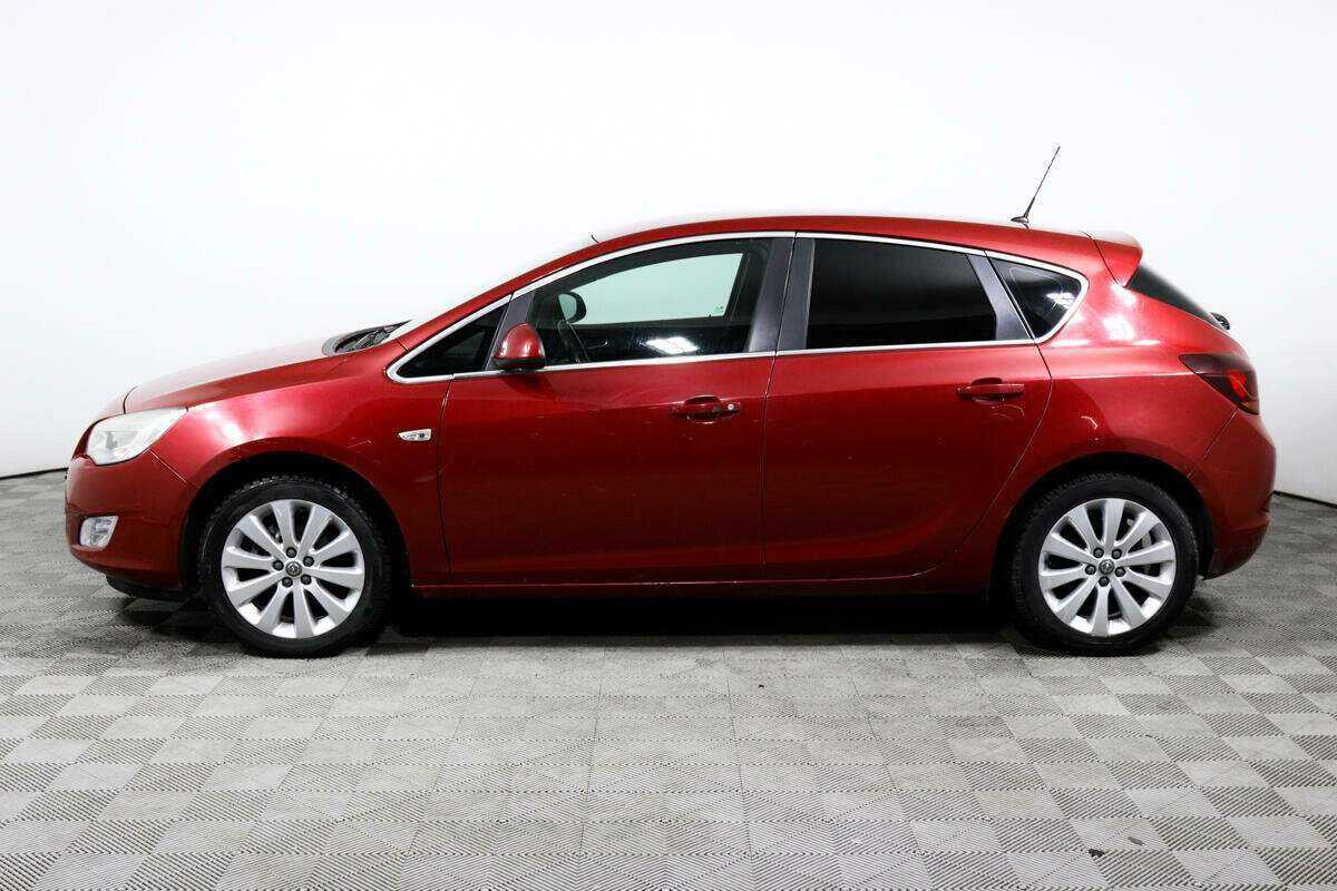 Opel Astra с пробегом — 2011 год. Фото: #7