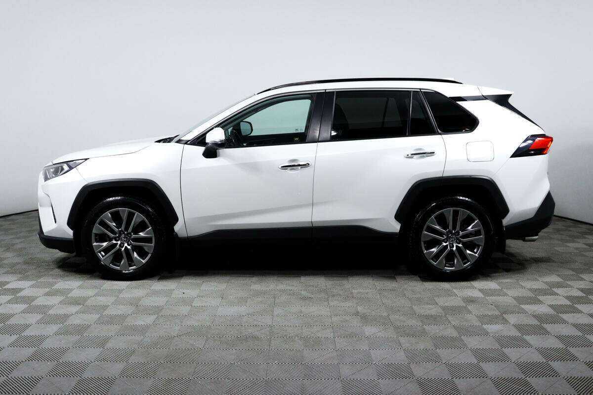 Toyota RAV4 с пробегом — 2020 год. Фото: #7