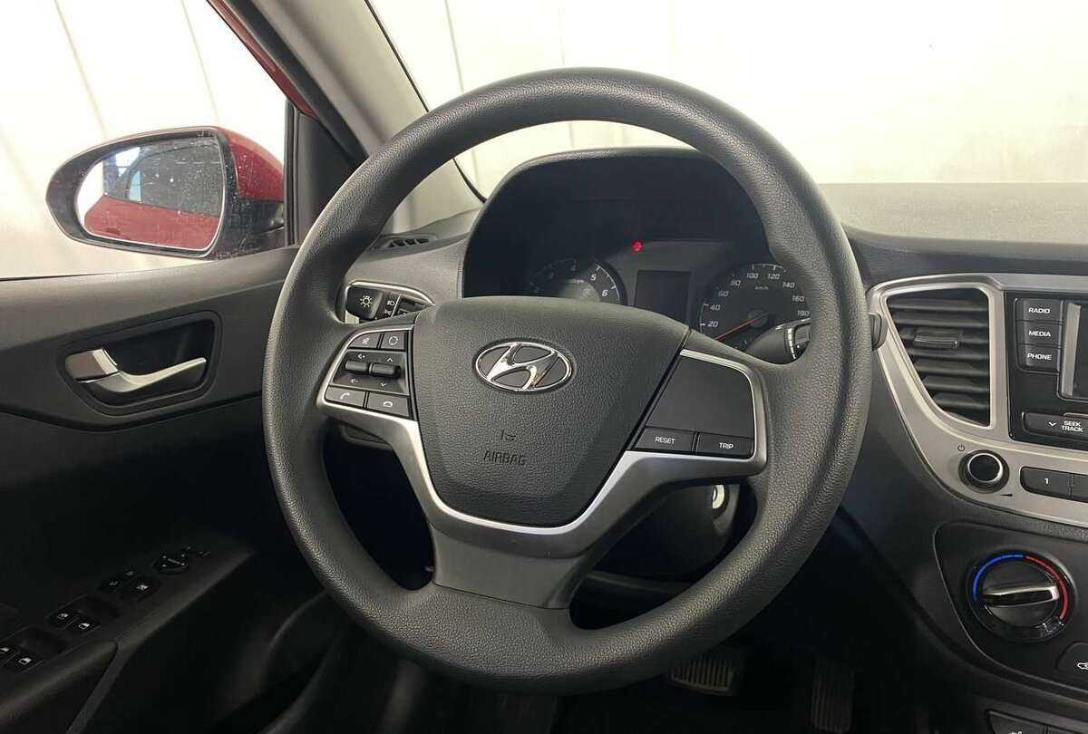 Hyundai Solaris с пробегом — 2021 год. Фото: #8