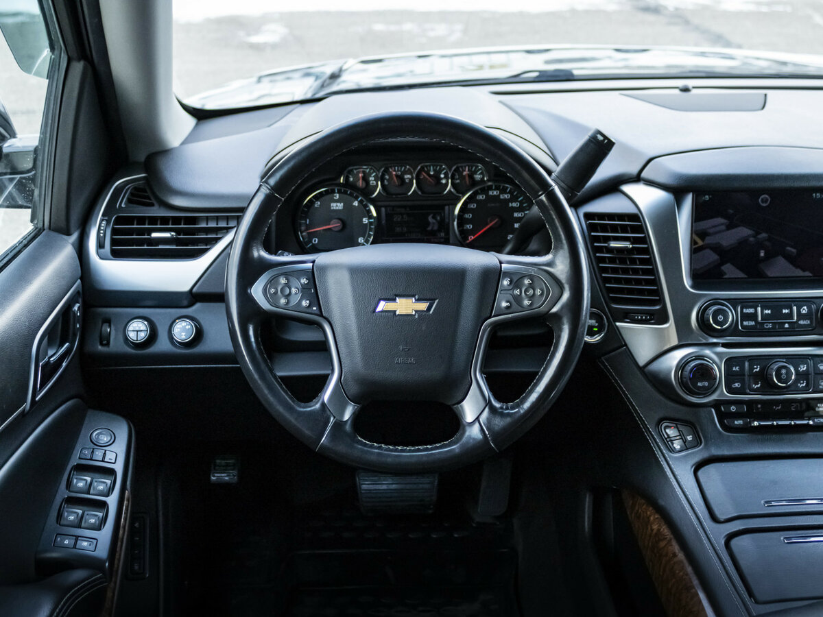 Chevrolet Tahoe с пробегом — 2016 год. Фото: #12