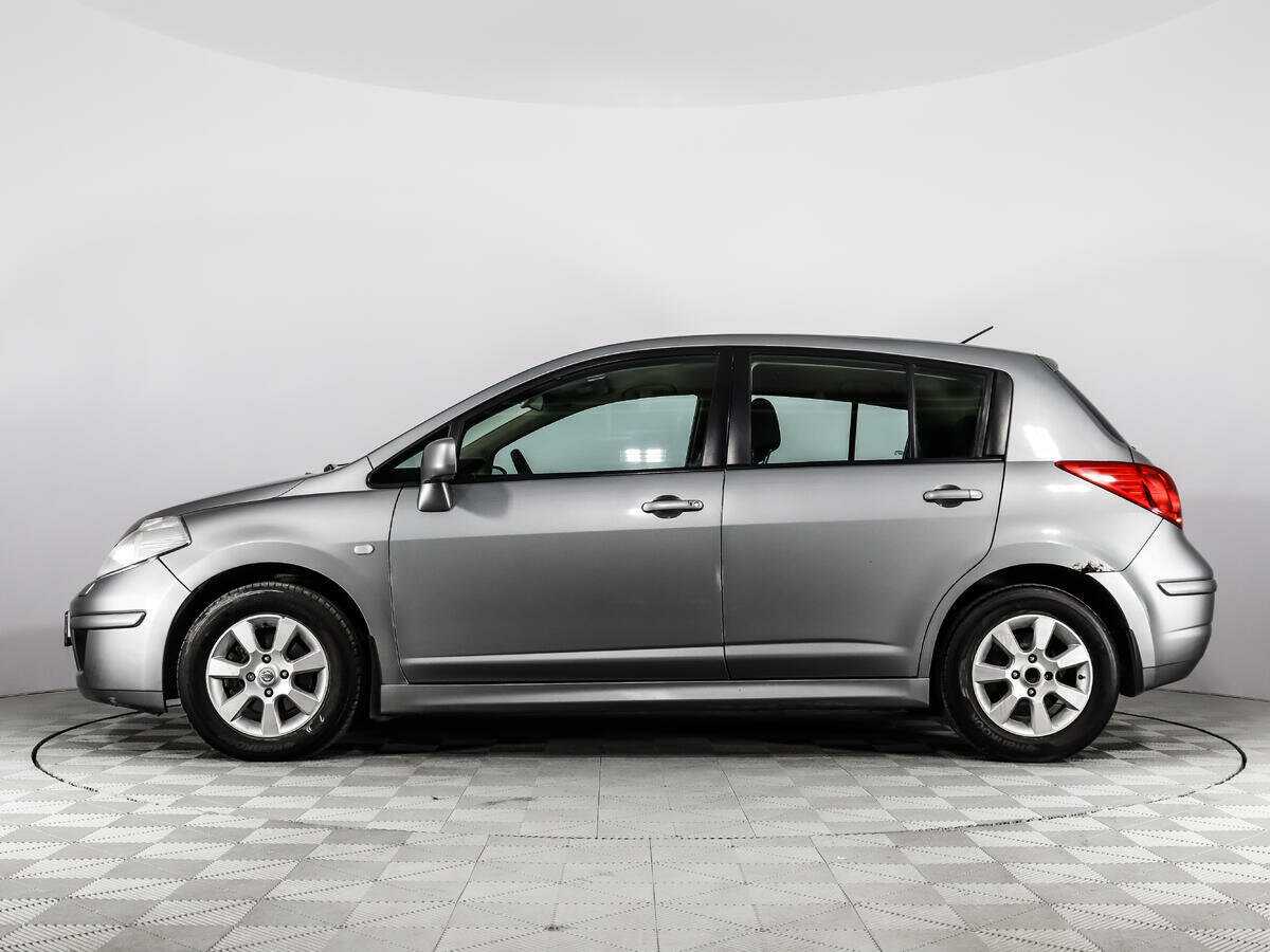 Nissan Tiida с пробегом — 2010 год. Фото: #7