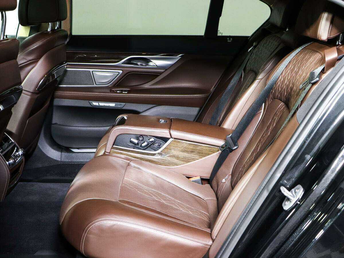 BMW 7 серии с пробегом — 2016 год. Фото: #6