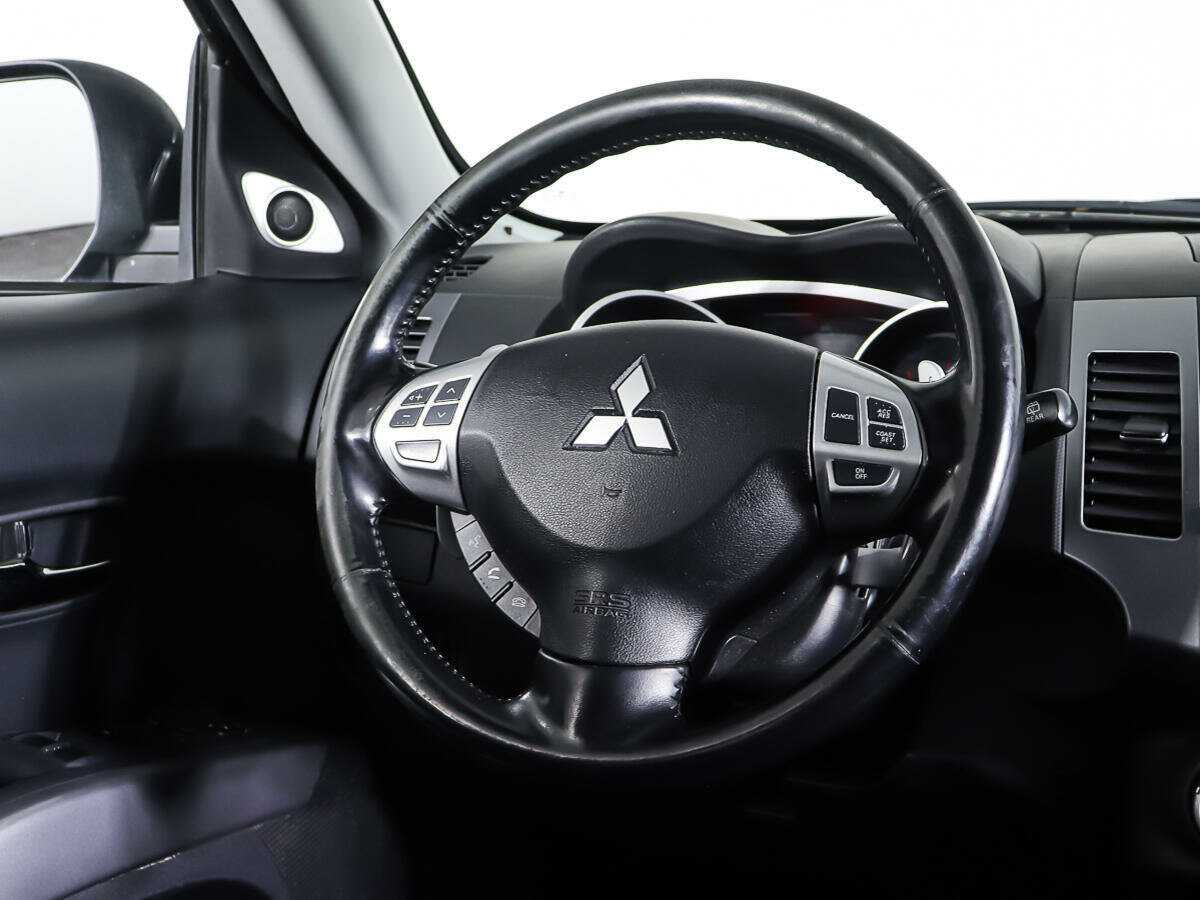 Mitsubishi Outlander с пробегом — 2008 год. Фото: #12