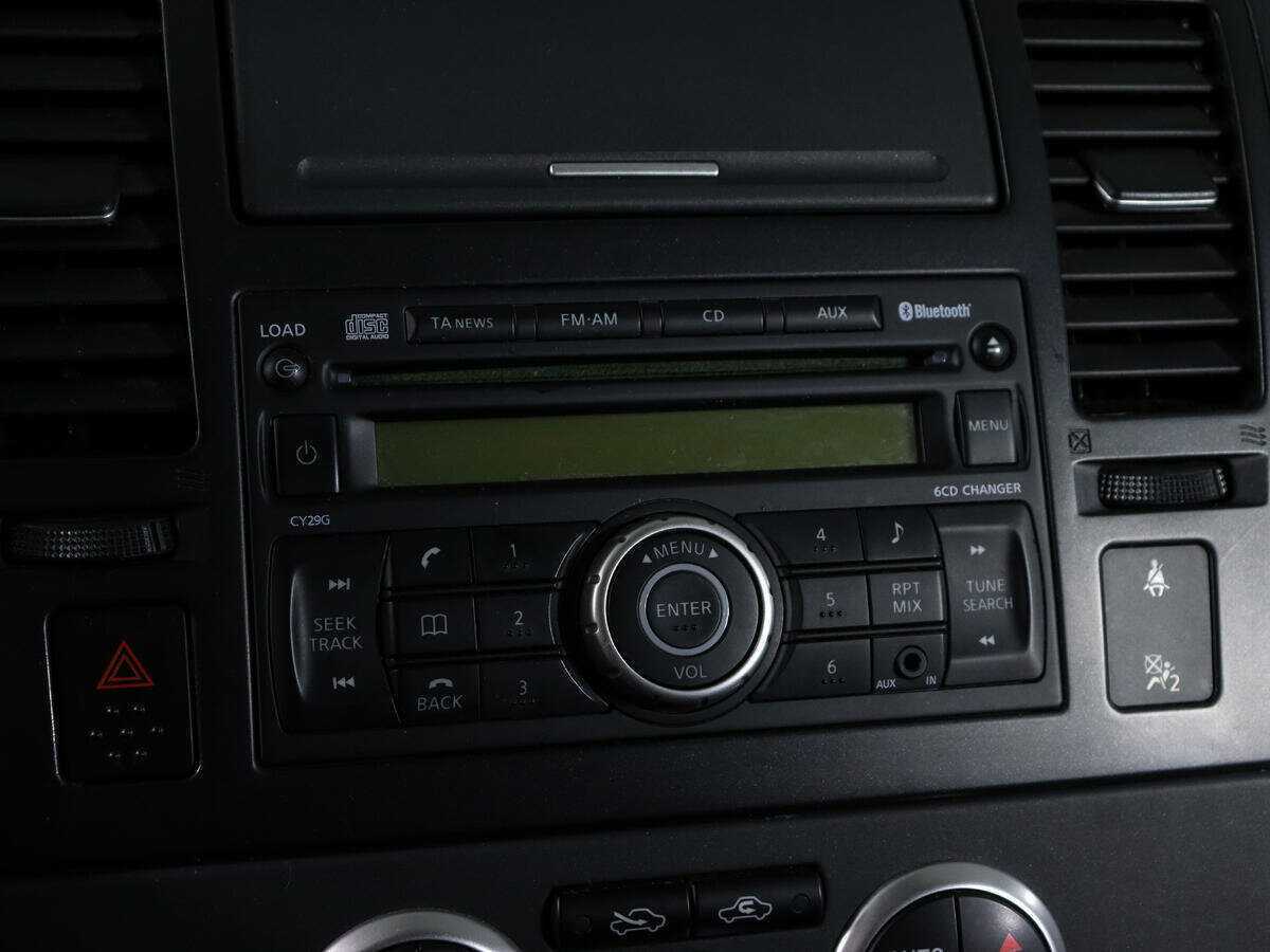 Nissan Tiida с пробегом — 2011 год. Фото: #15