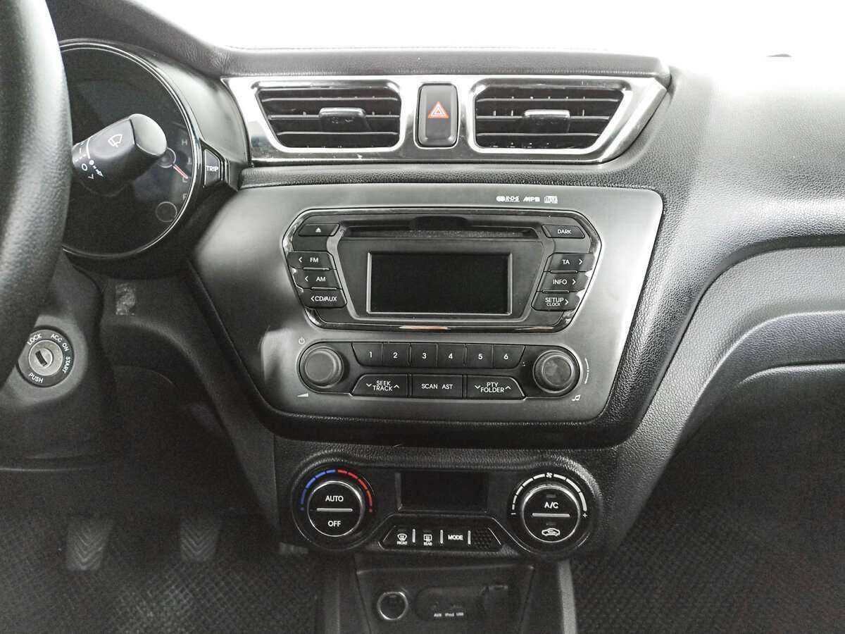 Kia Rio с пробегом — 2011 год. Фото: #12