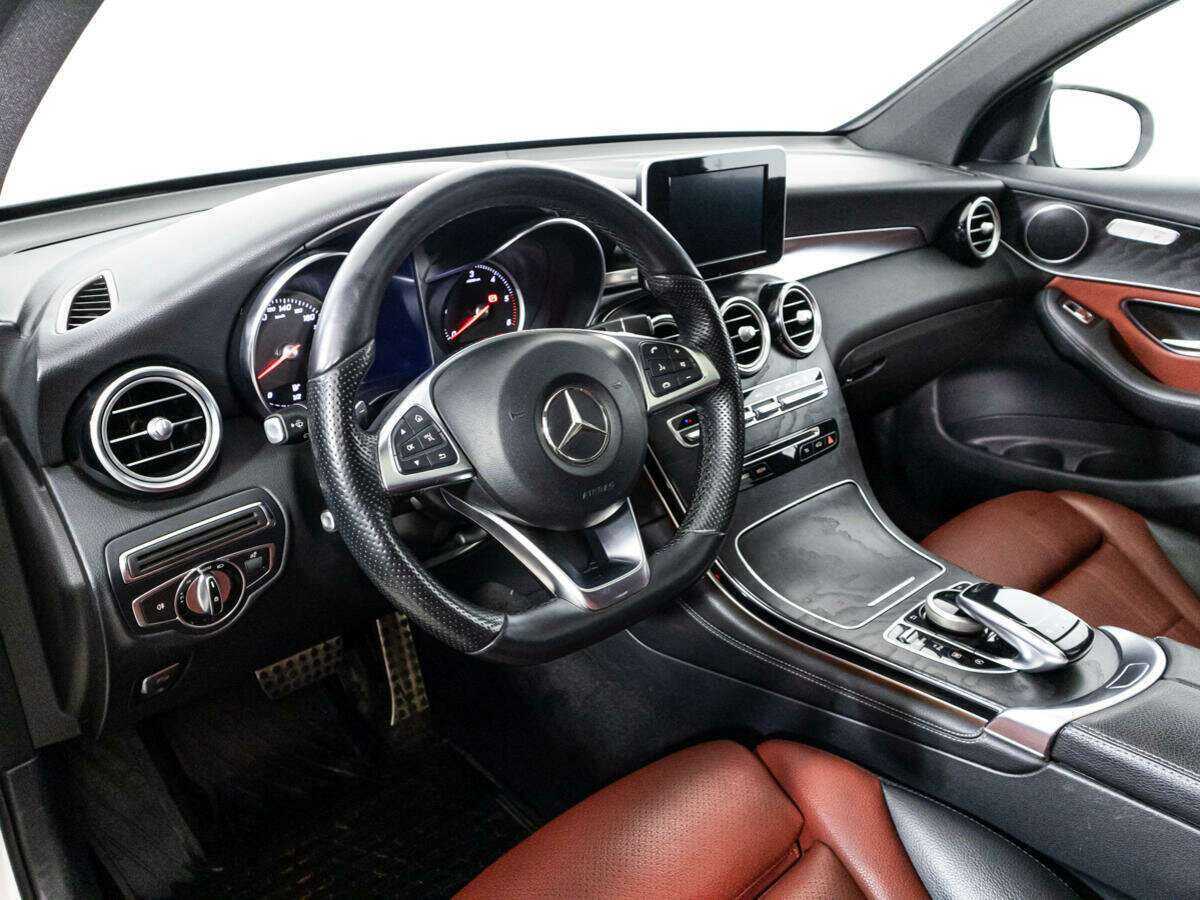 Mercedes-Benz GLC Coupe с пробегом — 2016 год. Фото: #10