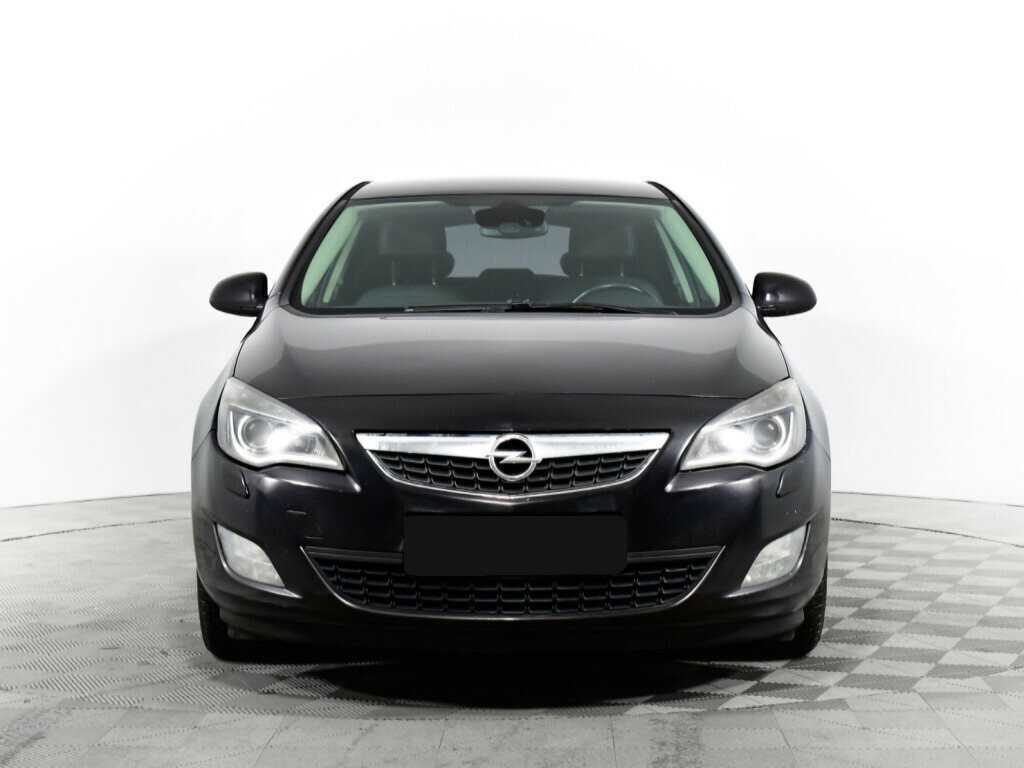 Opel Astra с пробегом — 2011 год. Фото: #1