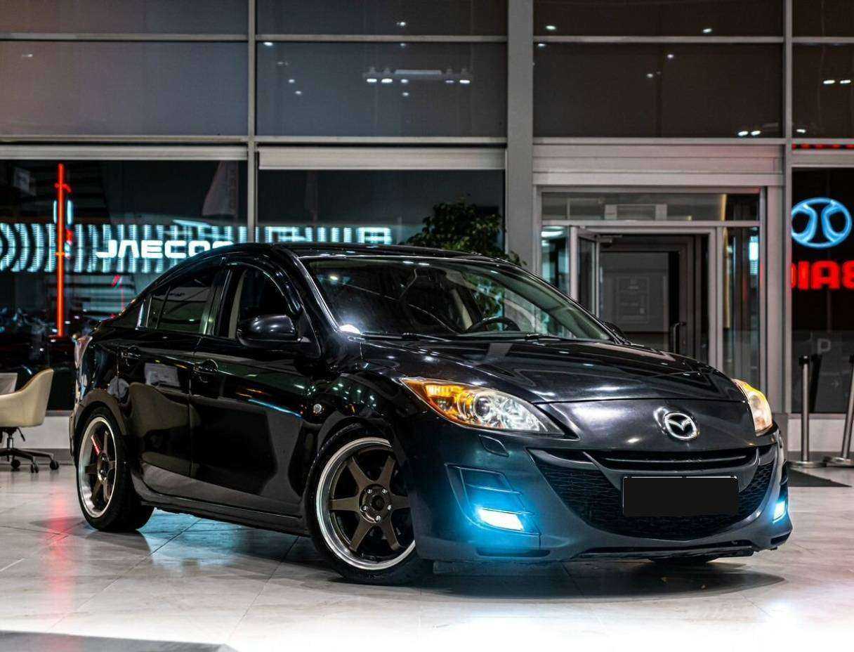 Mazda 3 с пробегом — 2011 год. Фото: #1